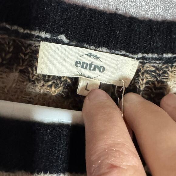 153. Entro Cheetah Scoop Sweater New With Tags Size Large - Picture 6 of 6